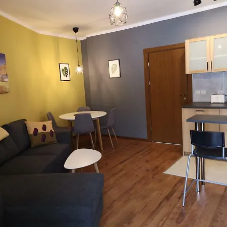 Cozy One Bedroom Near Gondola Ii Apartmán *