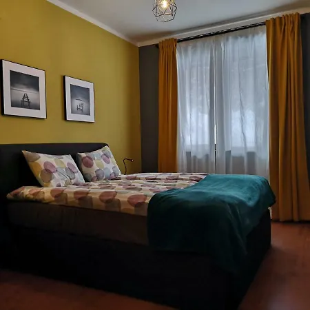 Cozy One Bedroom Near Gondola Ii Apartmán